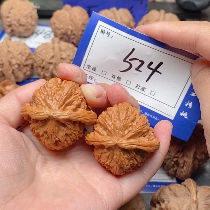 把件桃核E****.40白狮子524号牌