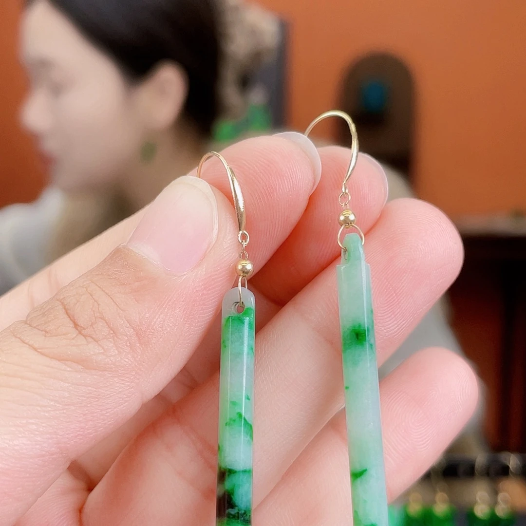 翡翠18K金镶嵌耳饰