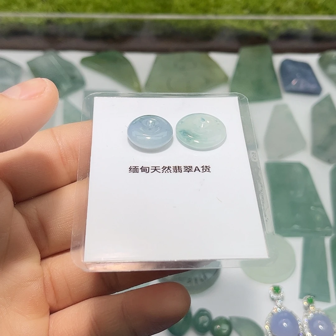 卡***啦翡翠未镶嵌颈饰45667
