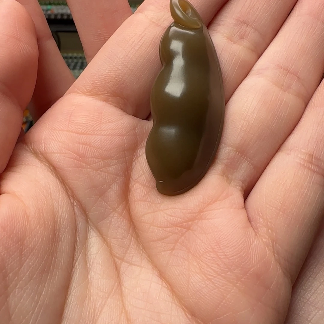 程***程和田玉未镶嵌颈饰