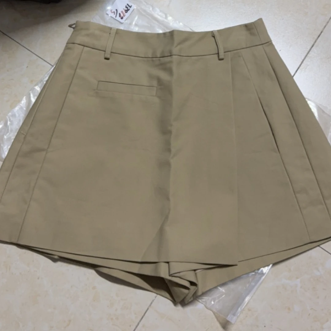 裙裤卡其色短裙裤he少量