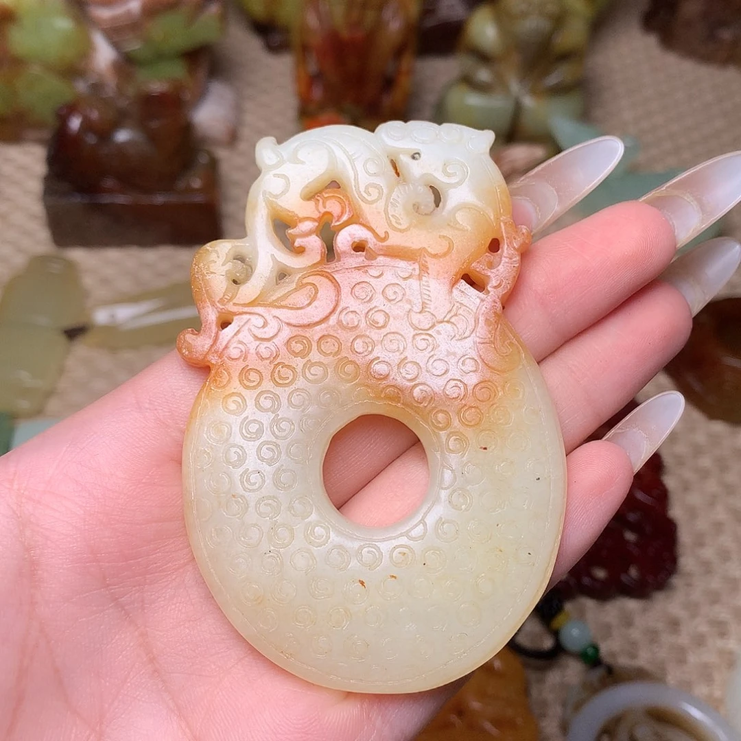 未镶嵌蛇纹石玉颈饰