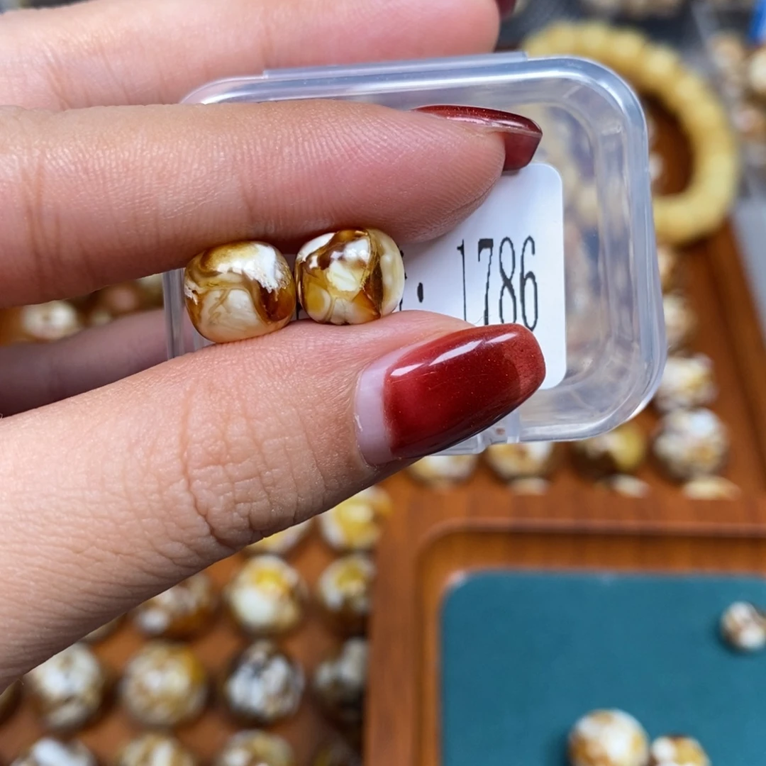 猴头核桃把件沁色圆珠老型1786