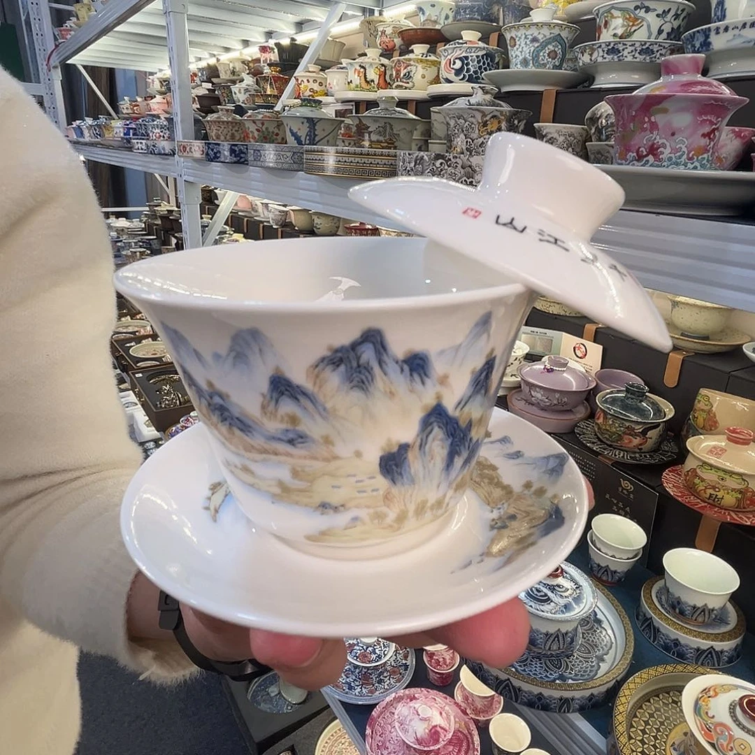 这些盖碗很漂亮！！！