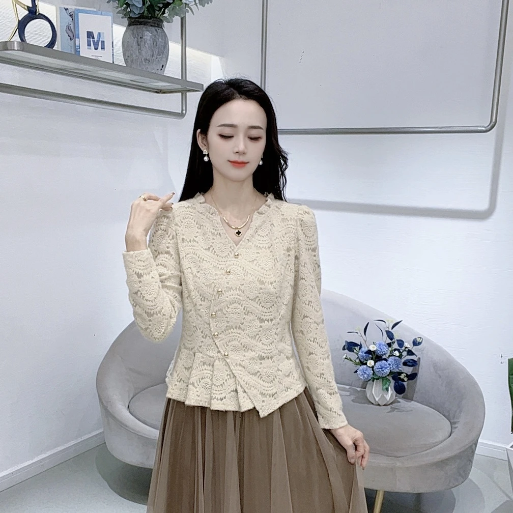 A8879时尚长袖磨毛蕾丝不规则衬衫女新款百搭修身显瘦打底衫上衣