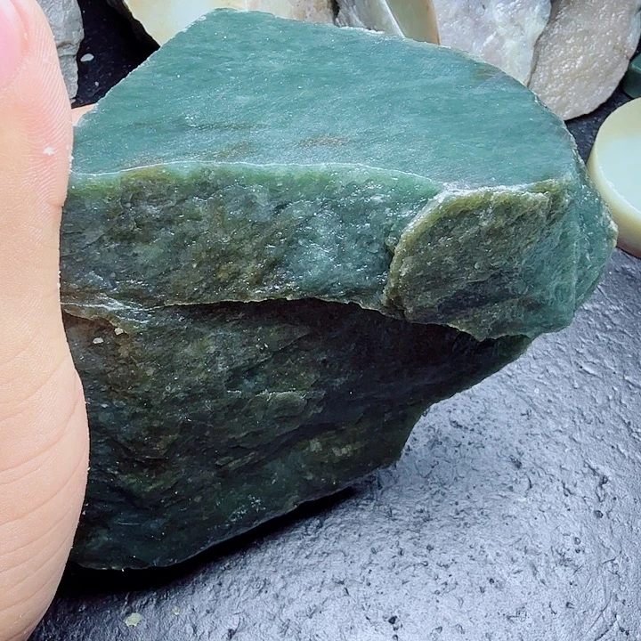 未镶嵌和田玉（糖玉）珠宝奇石