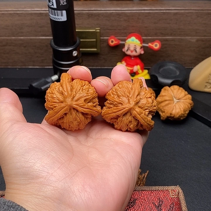 辉***哥把件文玩核桃白奔
