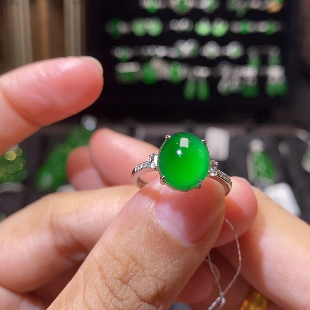 9K金镶嵌戒指翡翠蛋面戒指