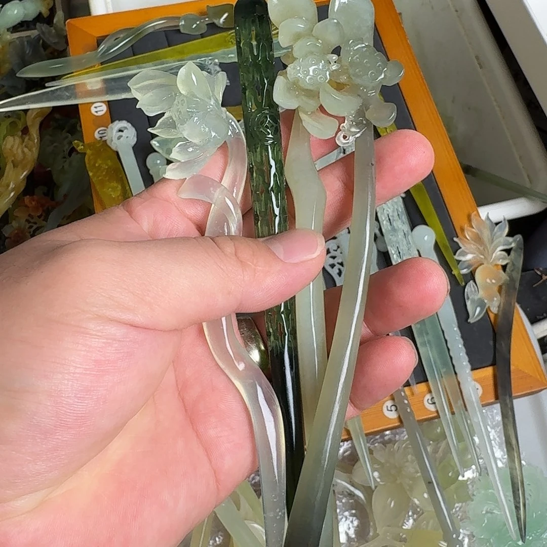 跟***贴蛇纹石玉未镶嵌发饰