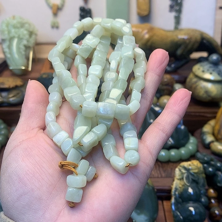 你***生岫岩老玉（透闪石质玉）未镶嵌把件