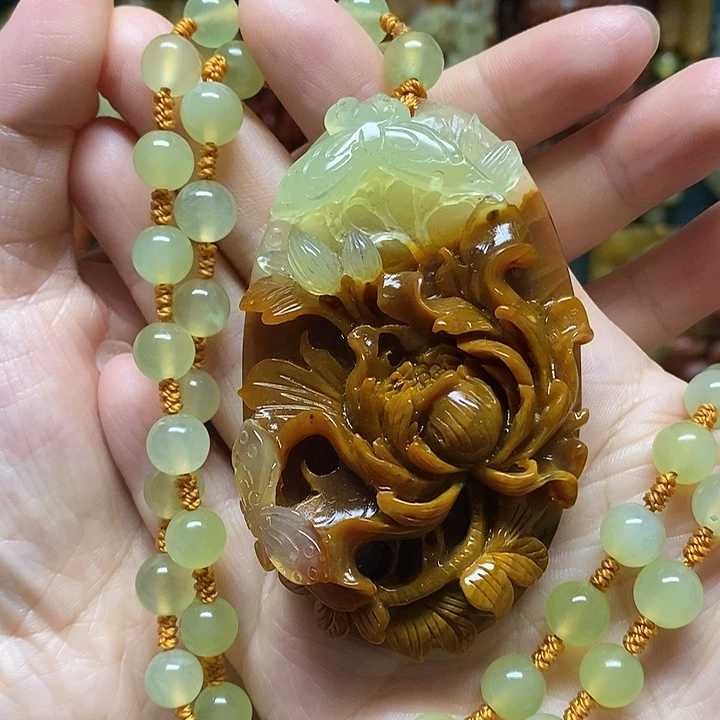 岫玉未镶嵌吊坠(赠链)