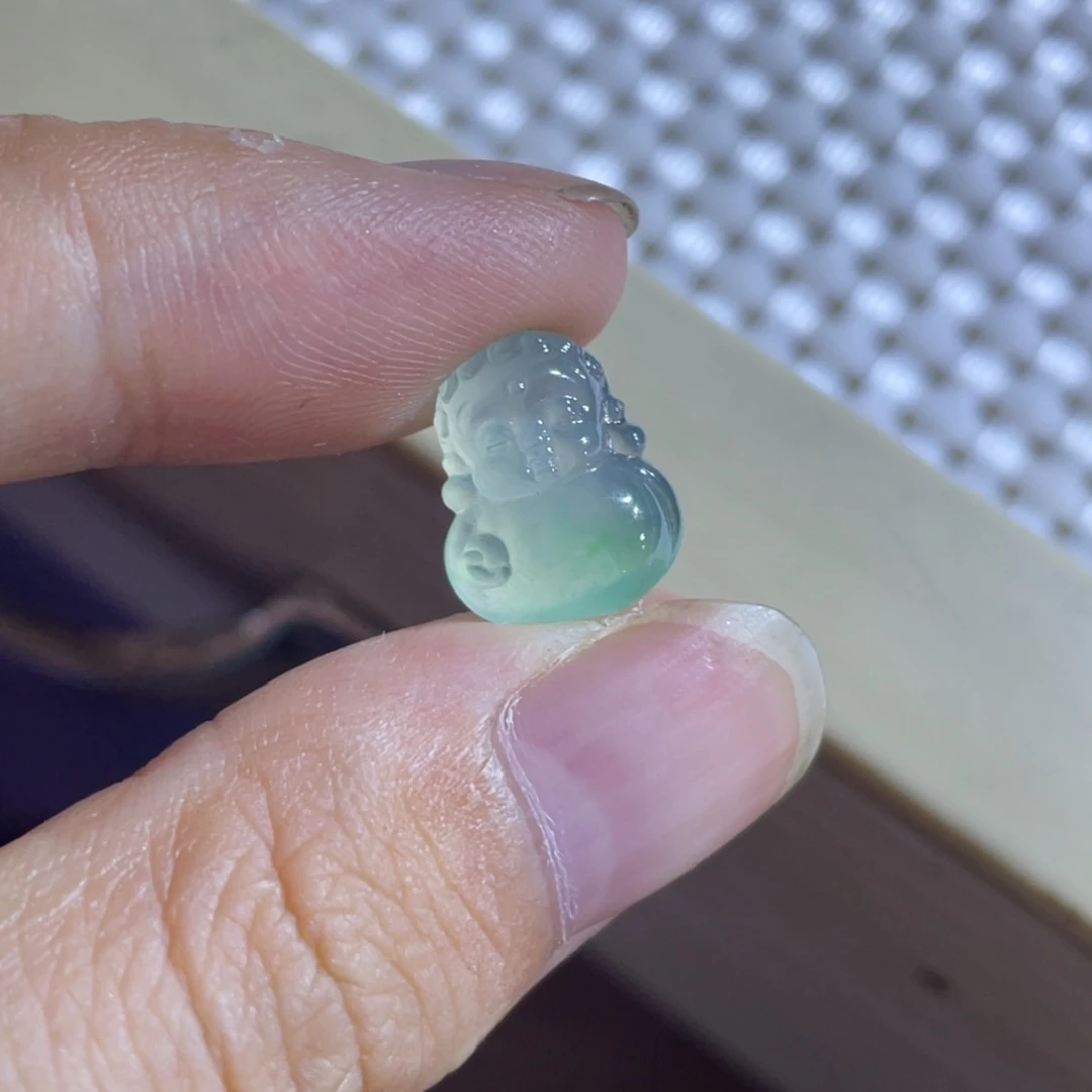 未镶嵌定制翡翠佛