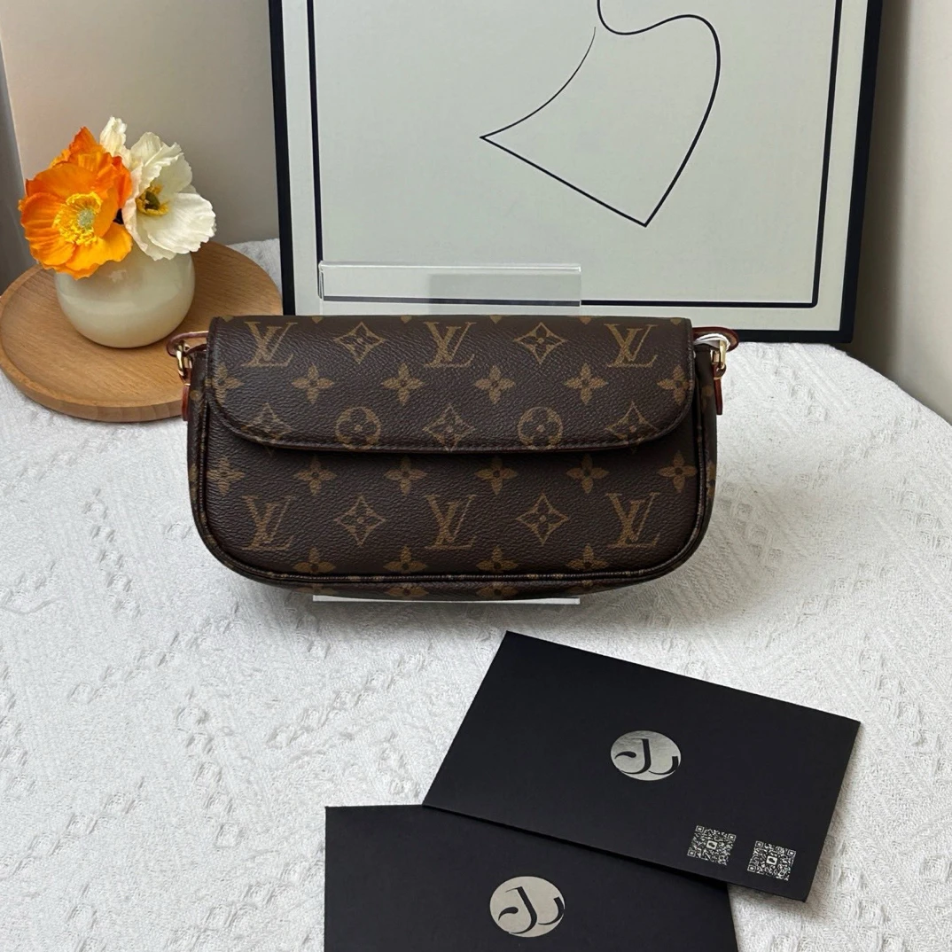 95新 LouisVuitton/路易威登 ivy 老花 芯片款/JW6939
