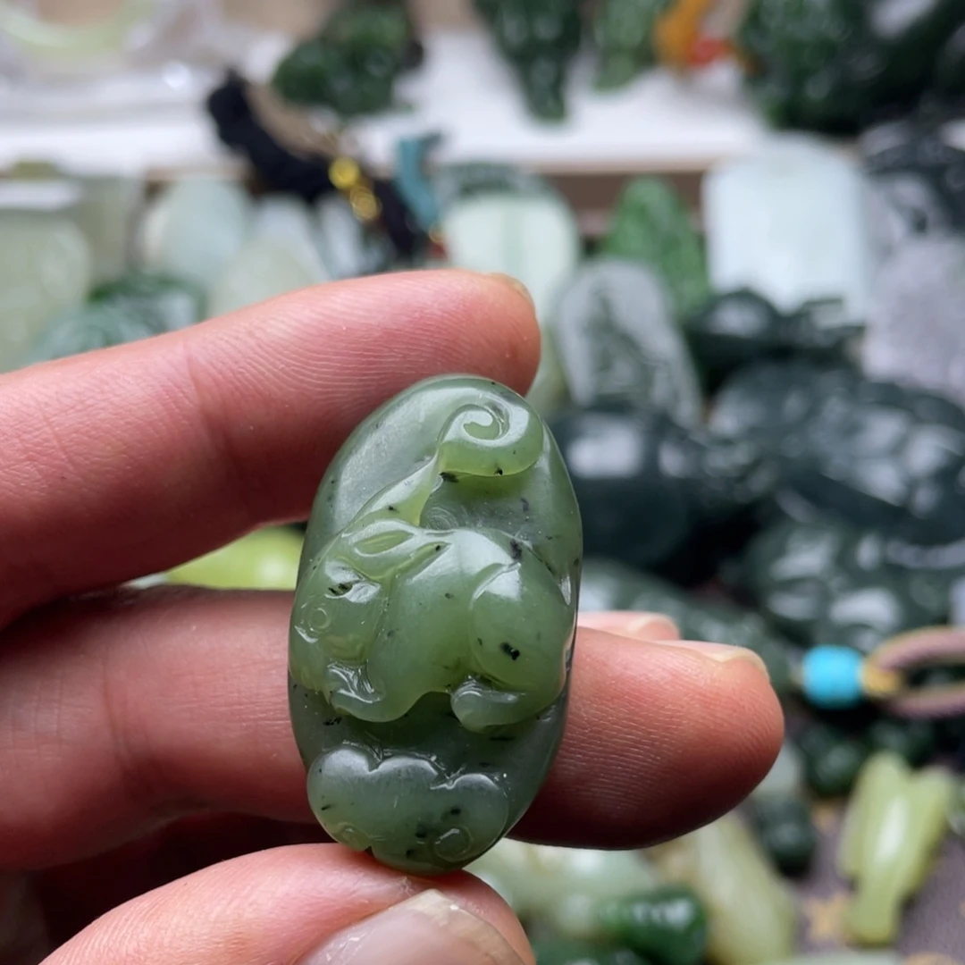 和田玉未镶嵌颈饰