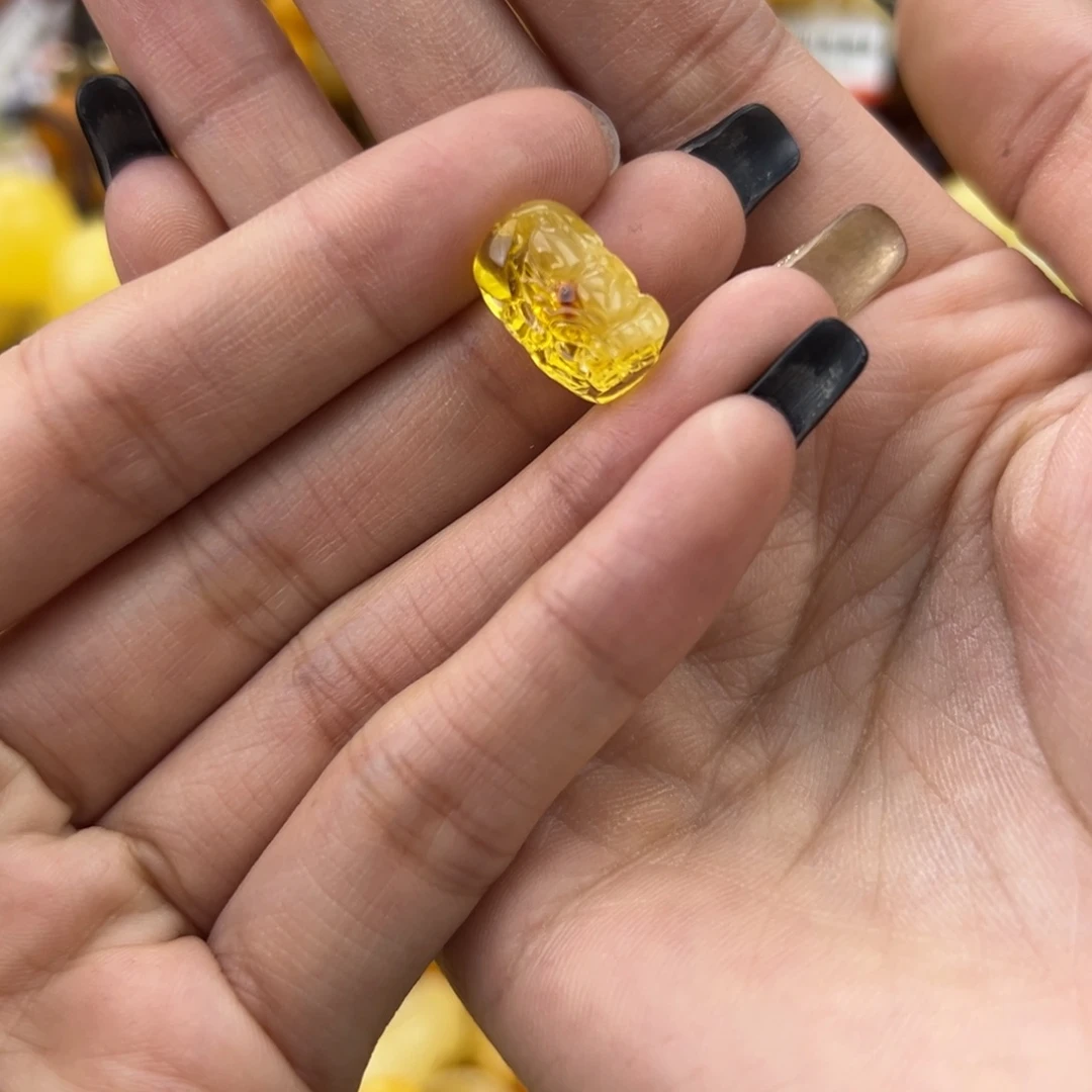 琥珀珠宝奇石未镶嵌