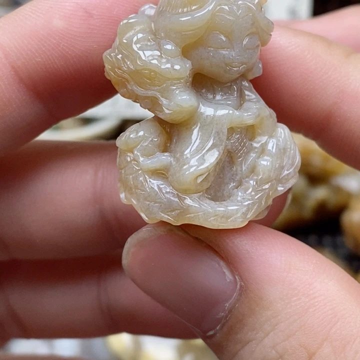 硅化珊瑚（珊瑚玉）未镶嵌颈饰