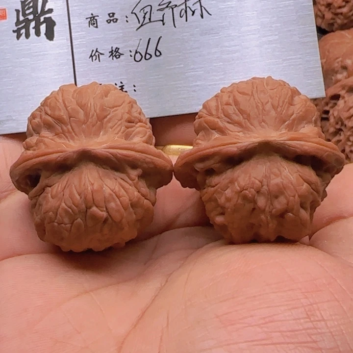 云****桃核吊坠血麒麟狮子头