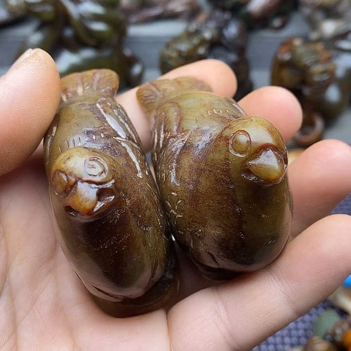 未镶嵌蛇纹石玉颈饰