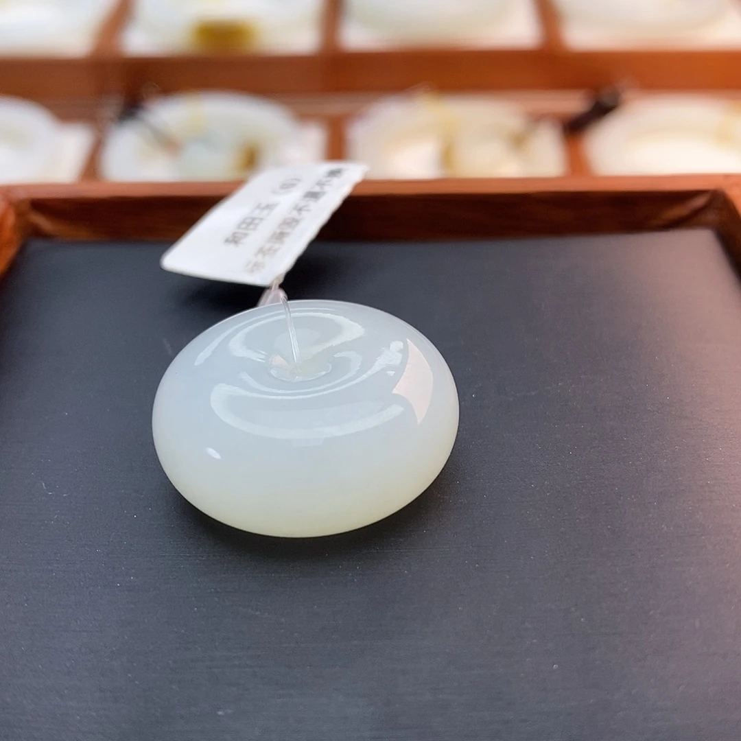 小***美和田玉（白玉）未镶嵌颈饰