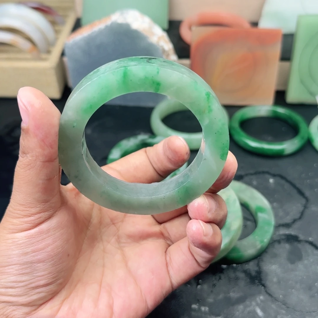 定制石英质玉依*手镯