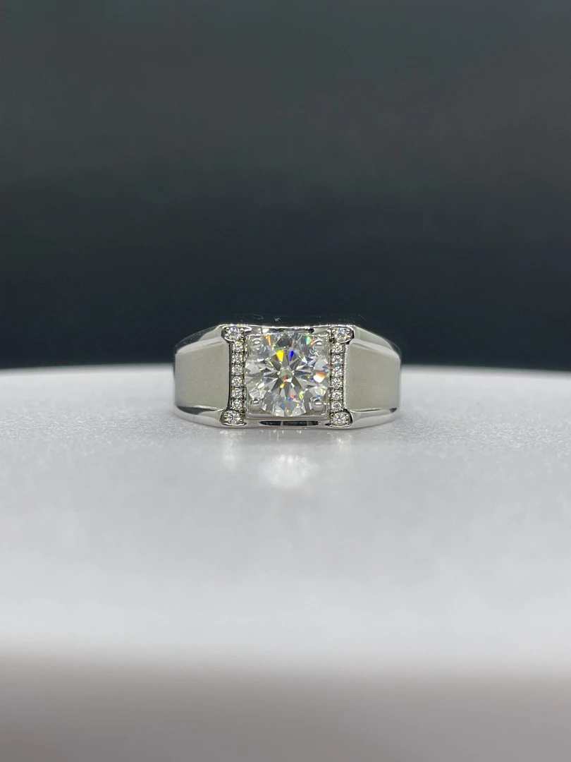 925银莫桑石戒指 16-26圈口商务喷砂微镶男款磨砂饰品豪华莫桑戒