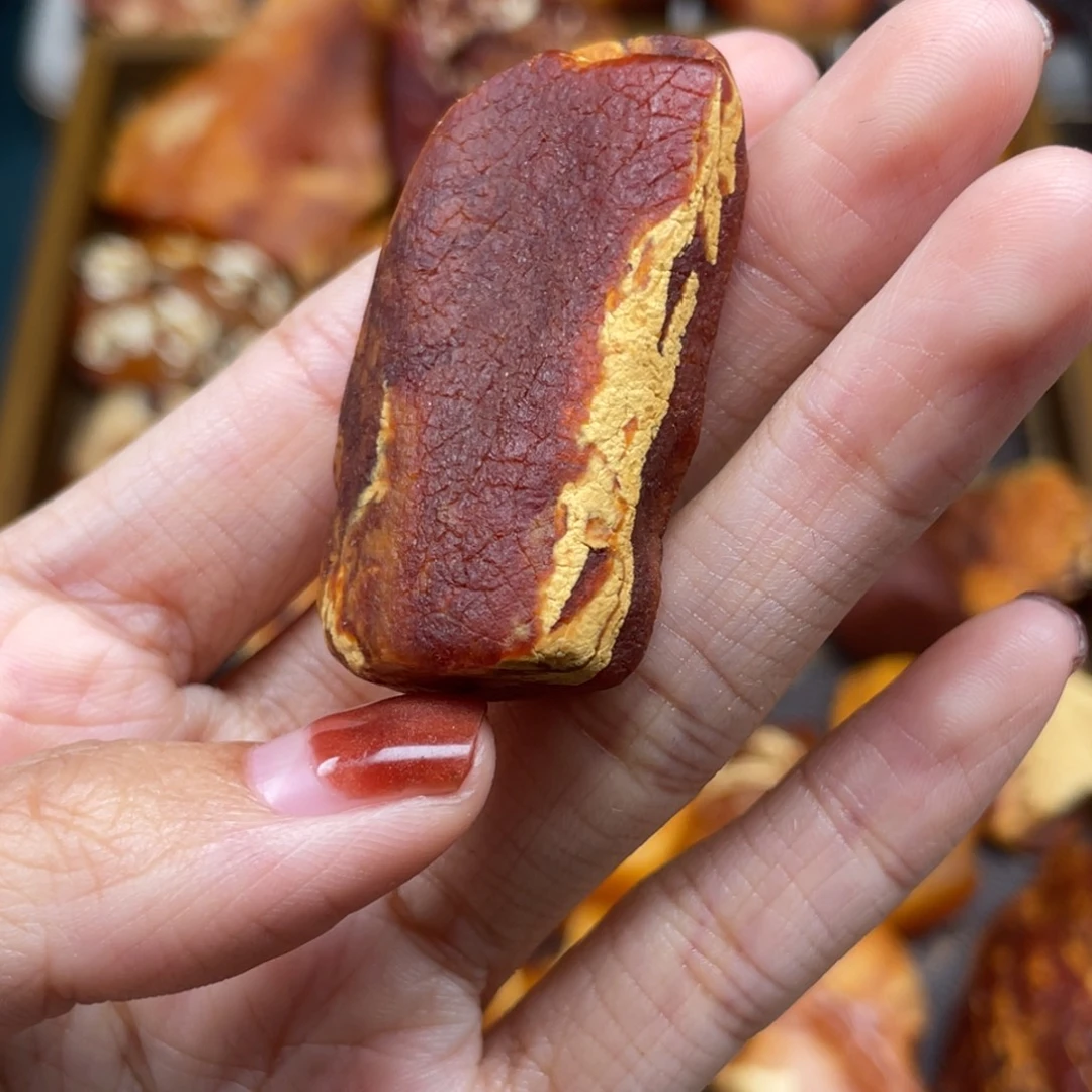 琥珀未镶嵌珠宝奇石