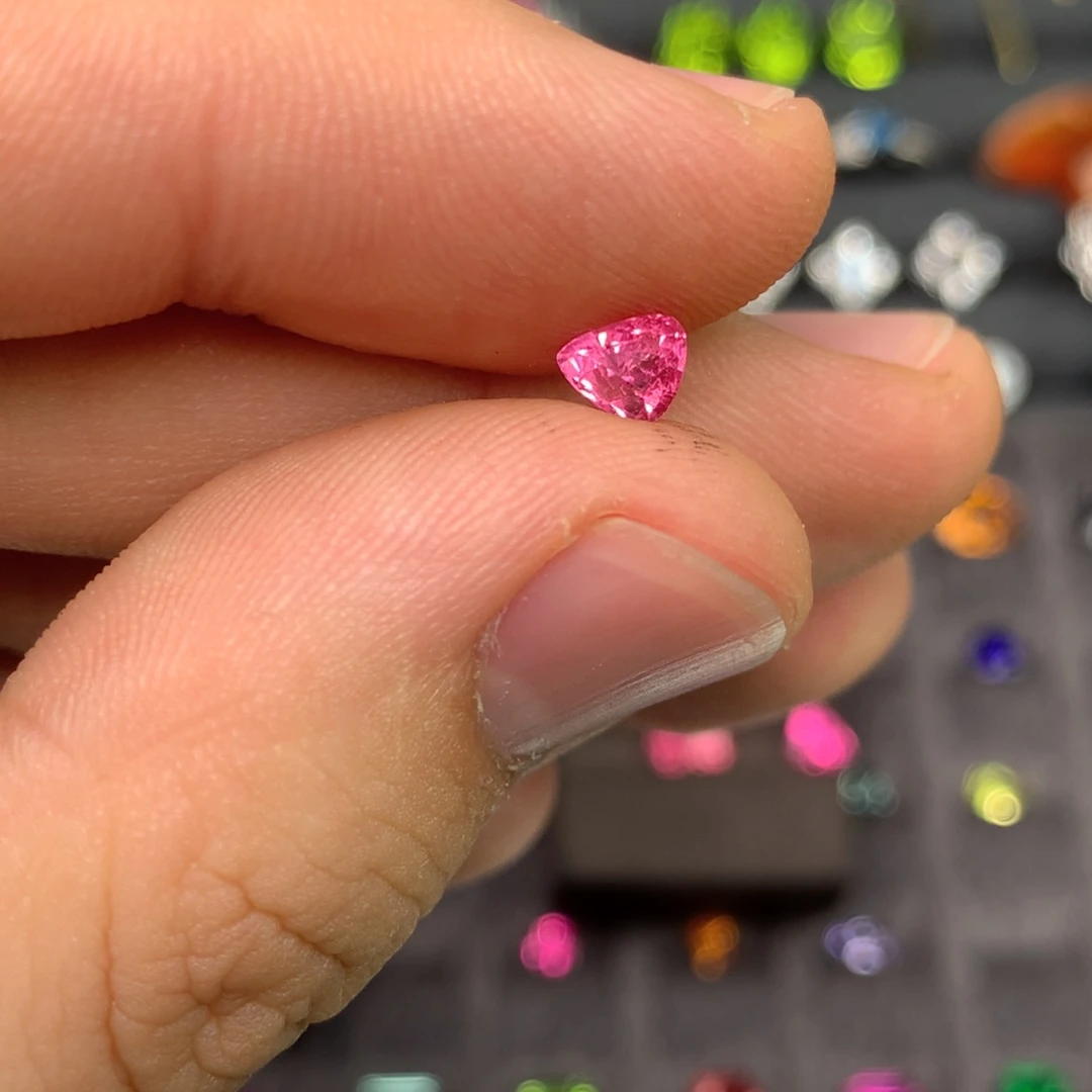 吟***尖晶石裸石0.65ct越南