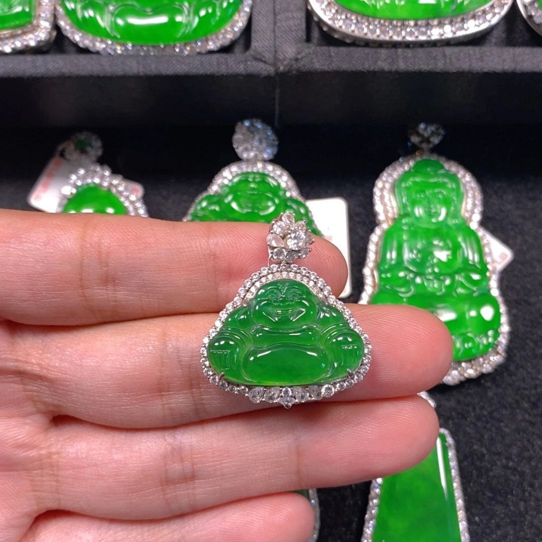 颈饰银S925镶嵌翡翠佛公吊坠