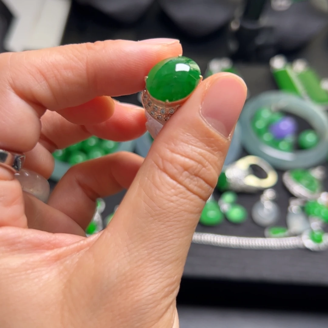 翡翠未镶嵌颈饰天然缅甸翡翠戒面