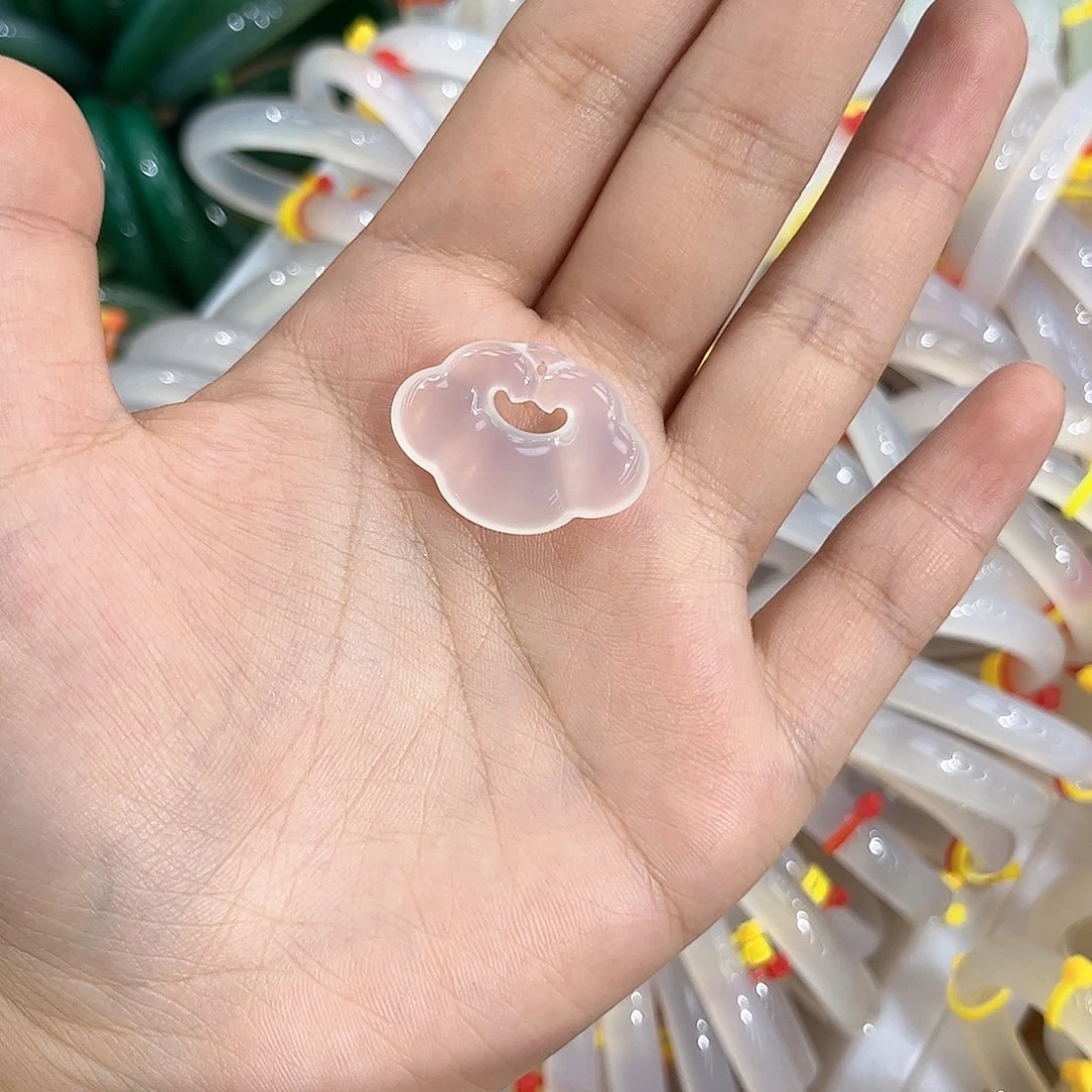 未镶嵌颈饰玛瑙/玉髓立***子祥云锁