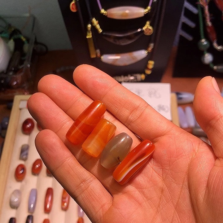 小***满未镶嵌颈饰玛瑙/玉髓