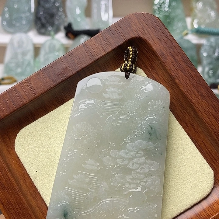 翡翠未镶嵌颈饰白胶山水牌