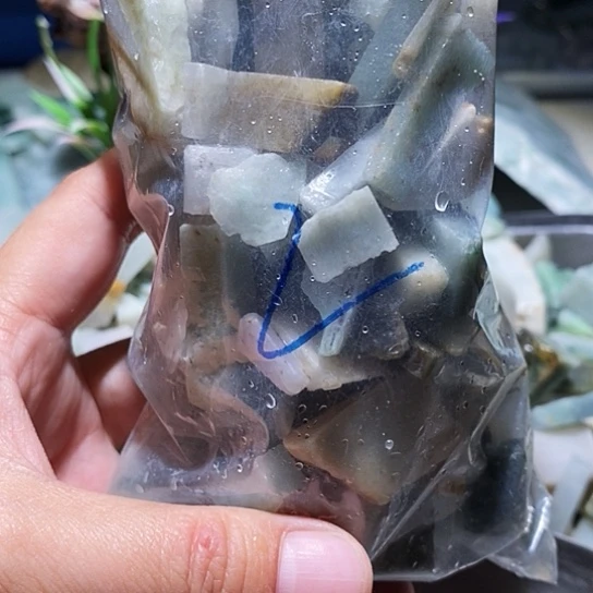 翡翠散珠边角料02