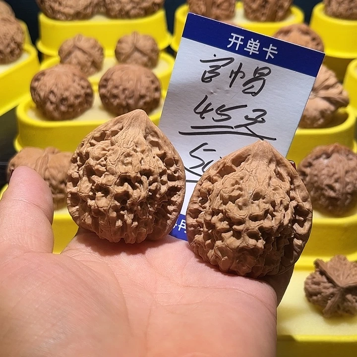 把件桃核官帽全品