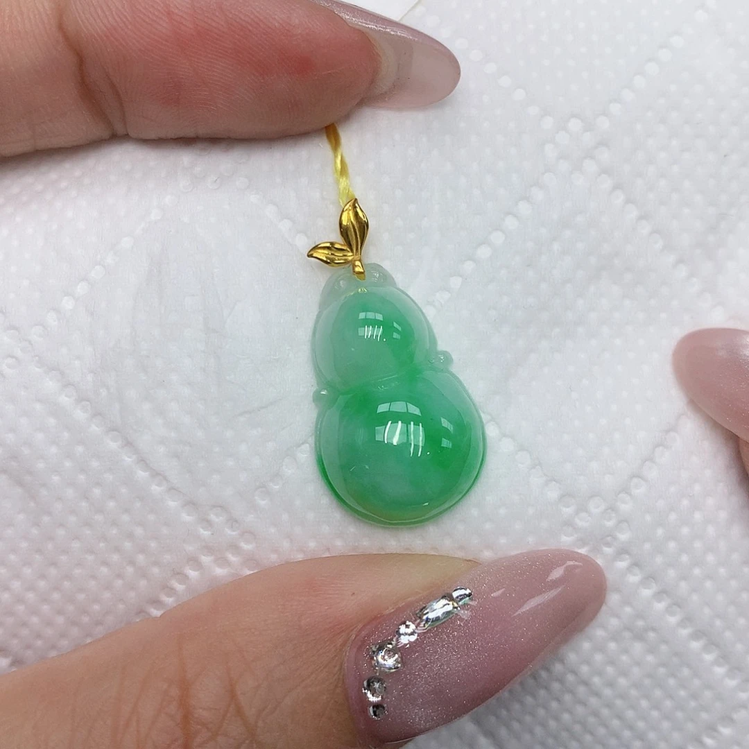 颈饰18K金镶嵌翡翠