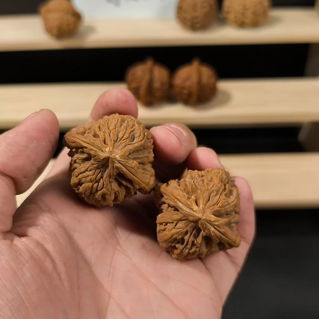 文玩核桃吊坠39南疆有黄