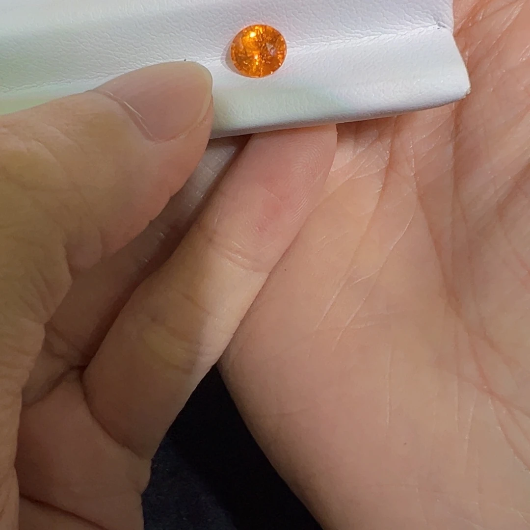 珠宝半成品未镶嵌石榴石（芬达石）1.2ct
