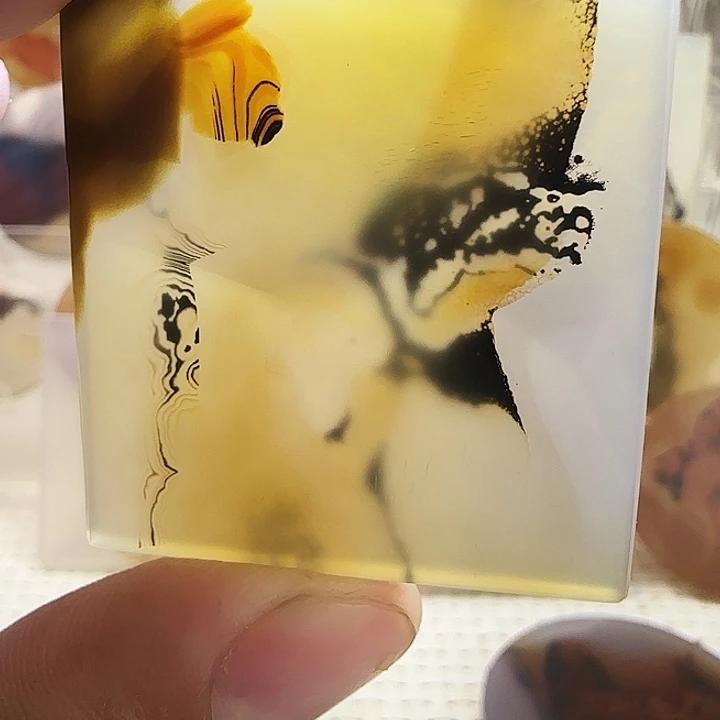 玛瑙/玉髓未镶嵌珠宝奇石