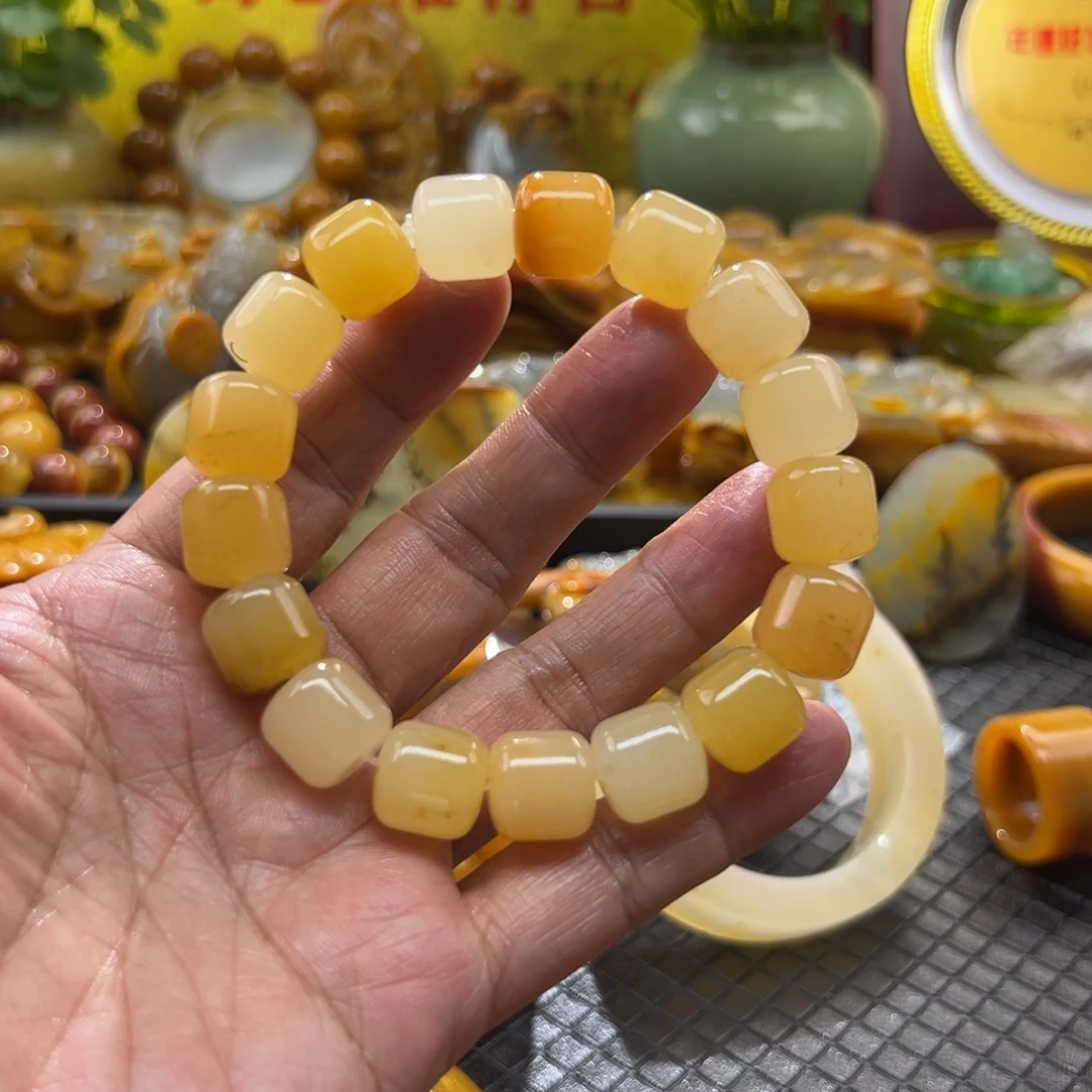 石英质玉未镶嵌颈饰