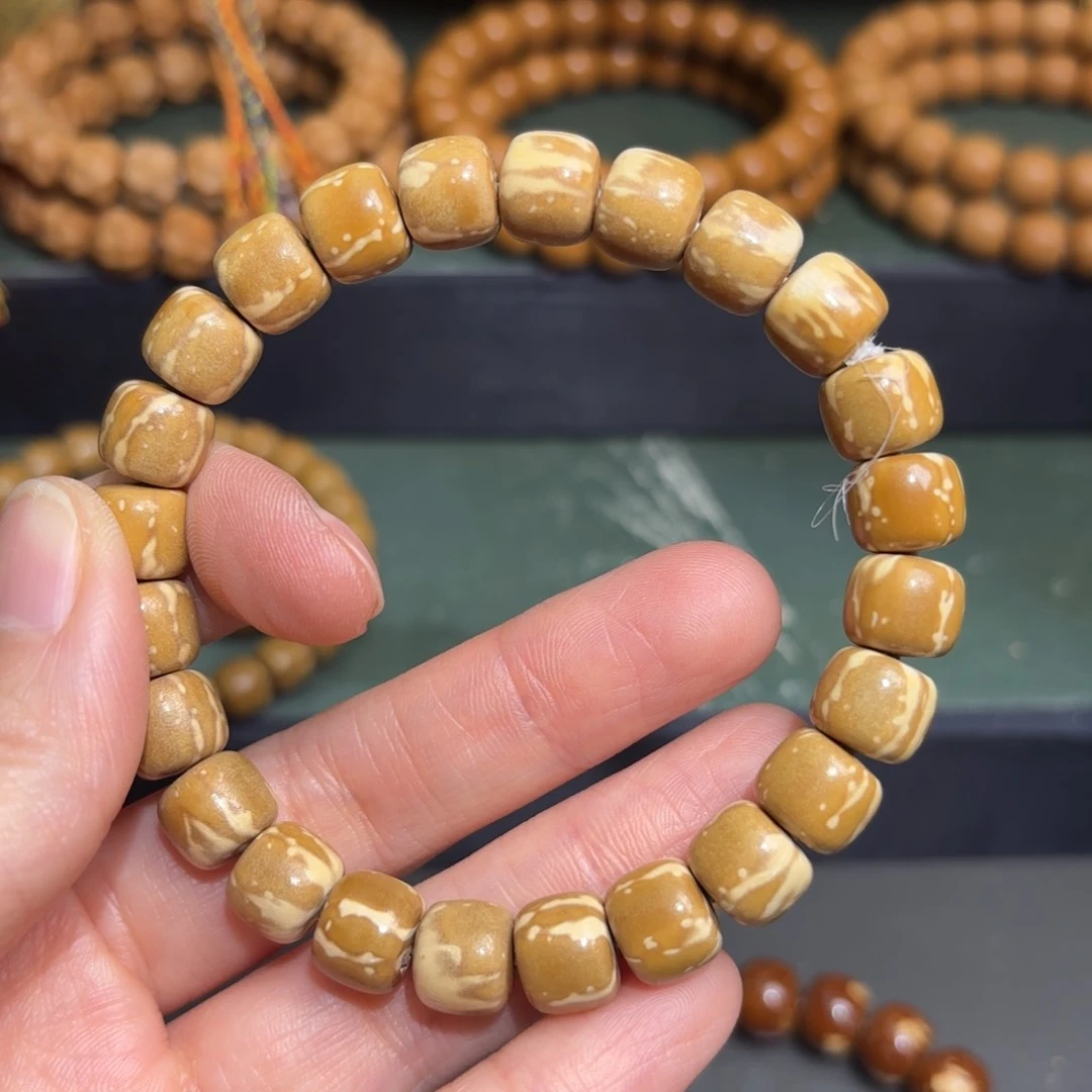 【闪购商品】菩提一****蹄紫金鼠哑光皮手串