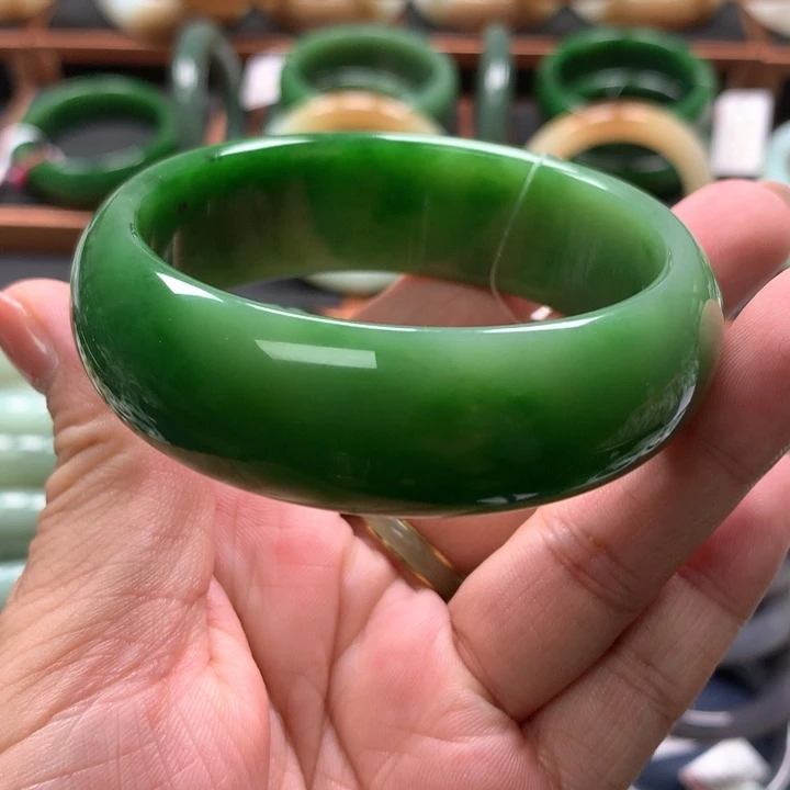 【闪购商品】未镶嵌手镯和田玉（碧玉）