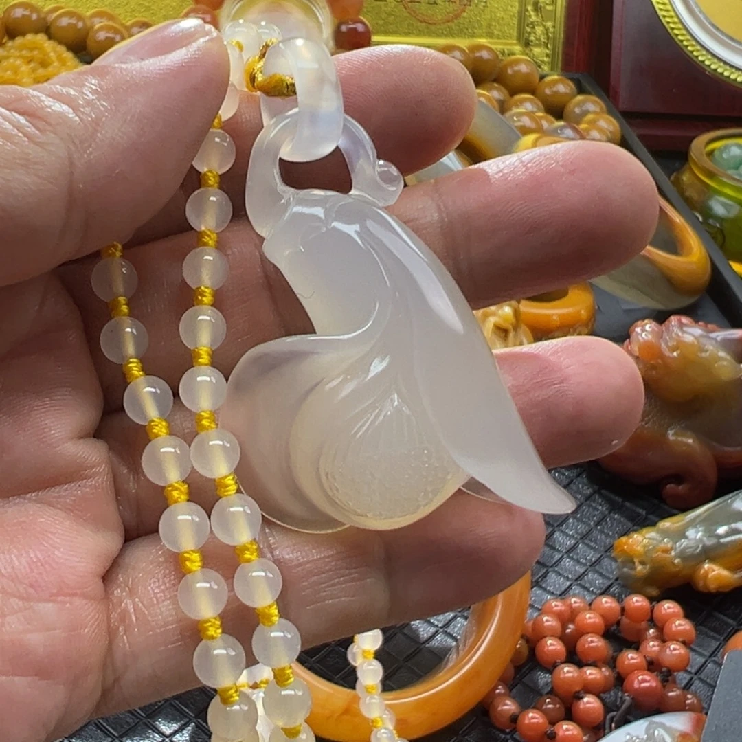 石英质玉未镶嵌颈饰