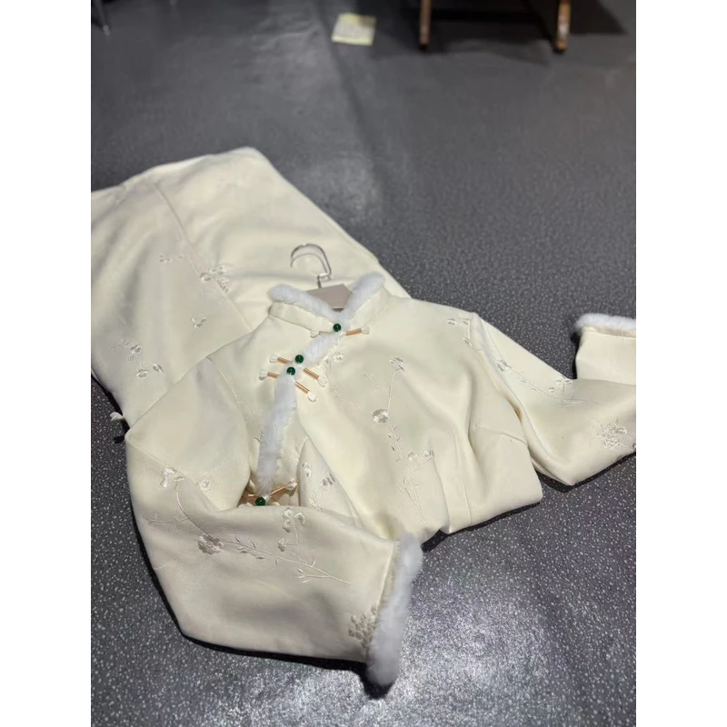 1597 米色 缠结八扣 【琼花】旗袍