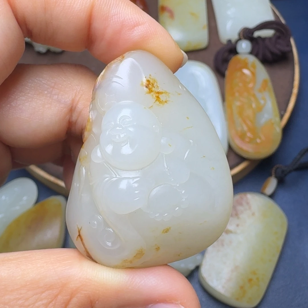 和田玉未镶嵌颈饰