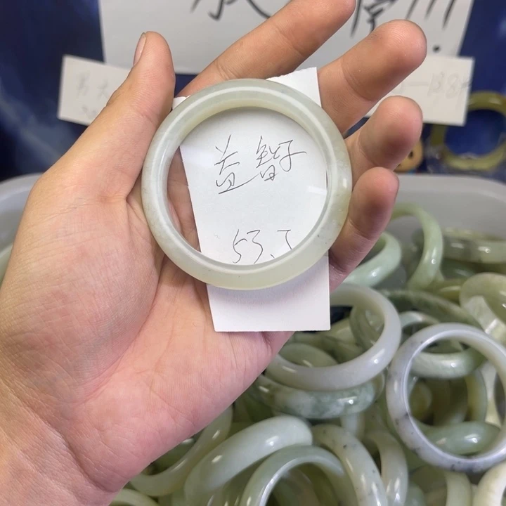 蛇纹石玉手镯未镶嵌益*子