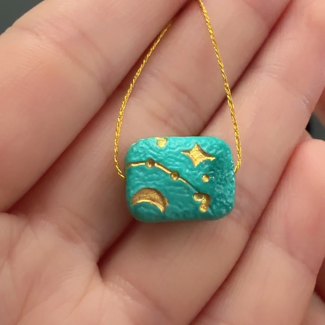 绿松石未镶嵌颈饰