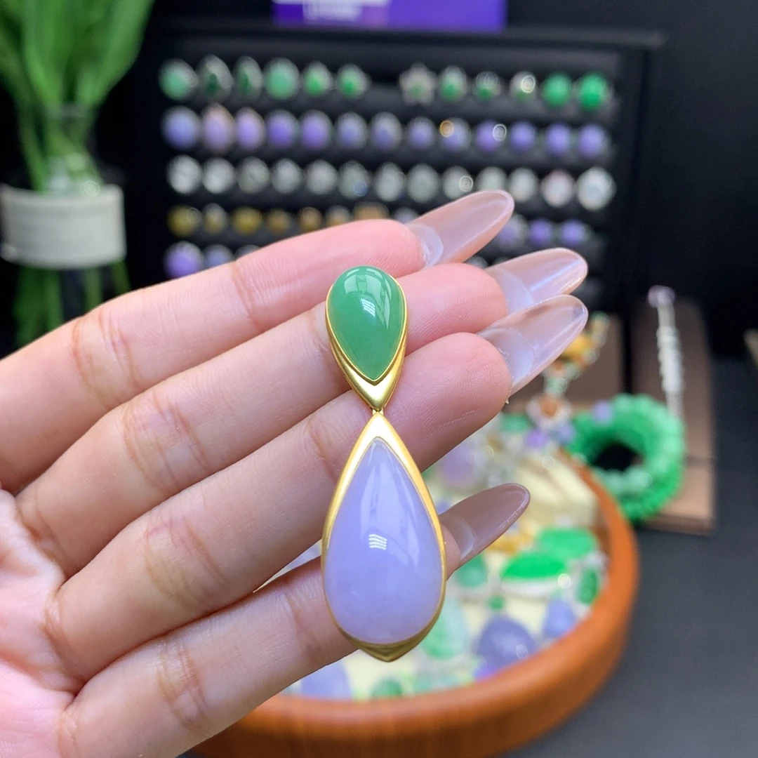 翡翠18K金镶嵌颈饰