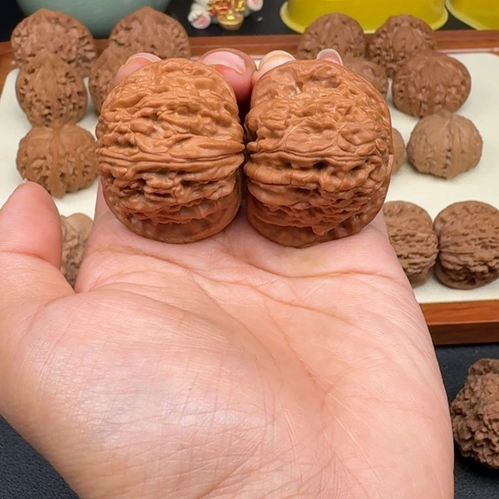 文玩核桃把件闷白43
