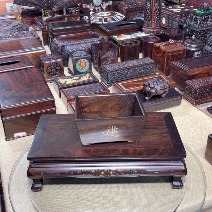 紫檀木类成套家具