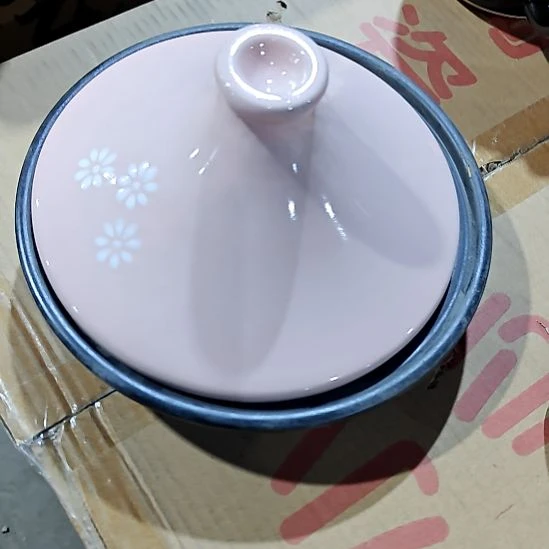 摆件盘子碗茶壶啥都有